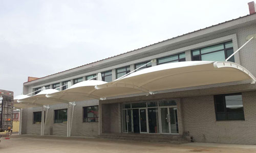 哈爾濱張拉膜應(yīng)用范圍廣泛，展現(xiàn)現(xiàn)代建筑美學(xué)潮流